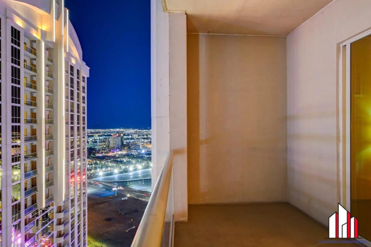 Mgm Signature-33-711 F1 Track & Strip View Balcony Las Vegas Exterior photo