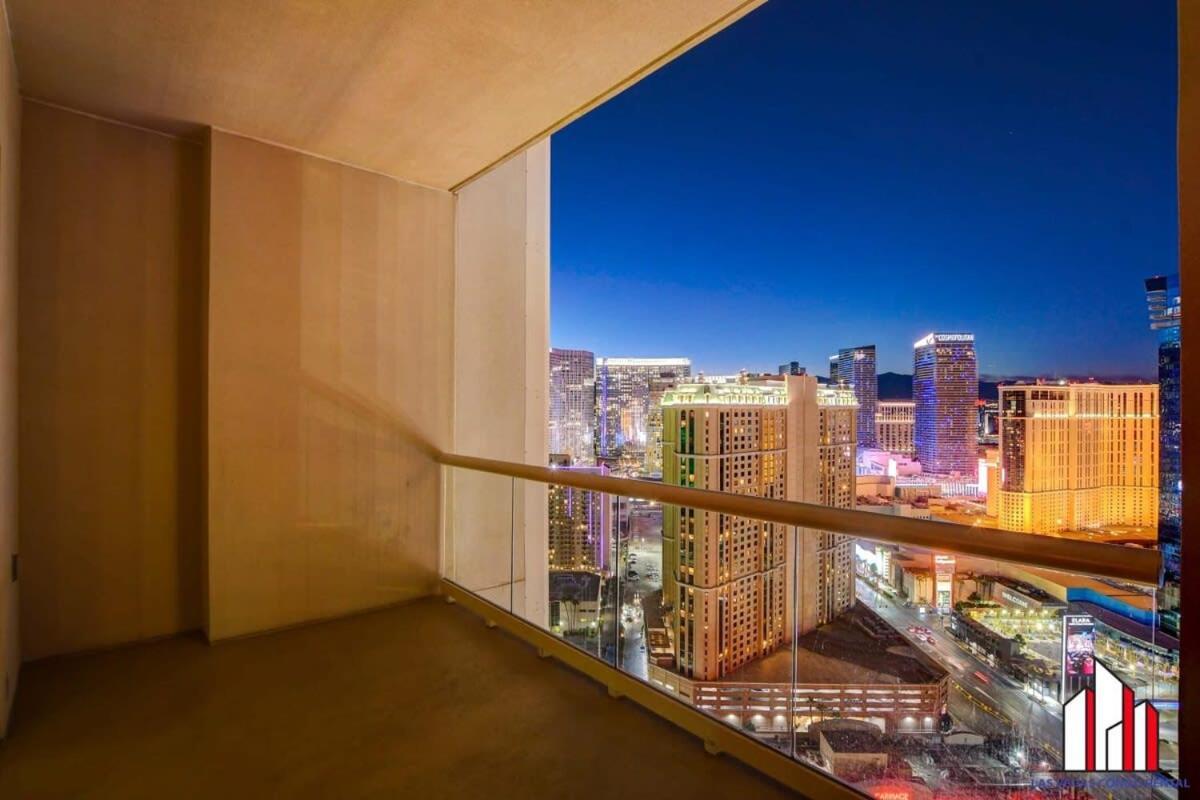 Mgm Signature-33-711 F1 Track & Strip View Balcony Las Vegas Exterior photo